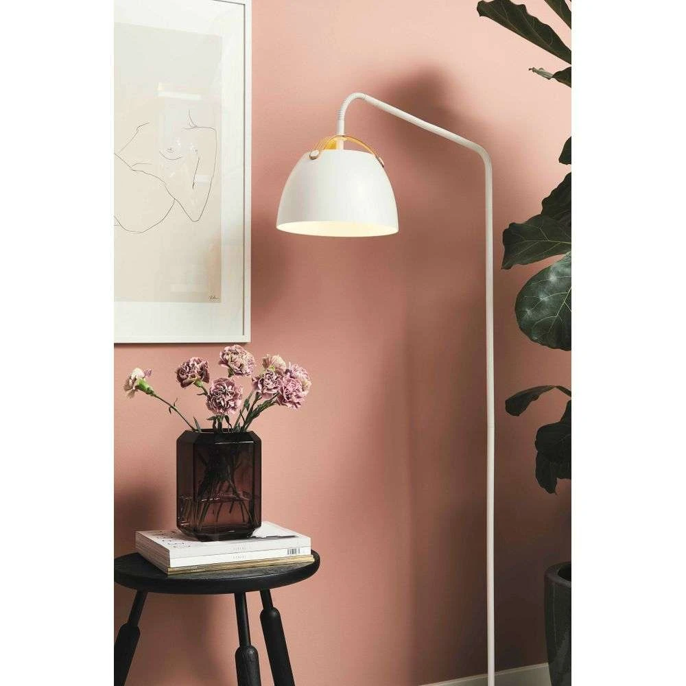 Halo Design Lampade Oslo Piantana Ø24 Bianco/Quercia - Halo Design - Acquista Qui 2 Halo Design Lampade Oslo Piantana Ø24 Bianco/Quercia - Halo Design - Acquista Qui - immagine 2