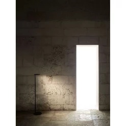 Oblique F Piantana 2700K USB-C Opaco Antracite - Flos - Acquista Qui -Vendite lampada a muro 8200900094885oblique floor anthracite3