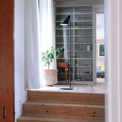 DybergLarsen Lampade Cale Piantana Nero Opaco - DybergLarsen - Acquista Qui -Vendite lampada a muro Cale floor 0521 02